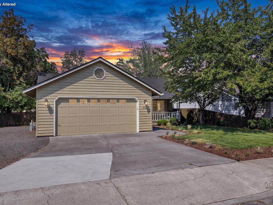 1st image of 2124 NE Carrie Ln