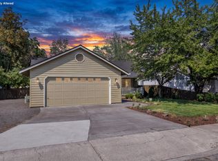 2124 NE Carrie Ln, Bend, OR 97701