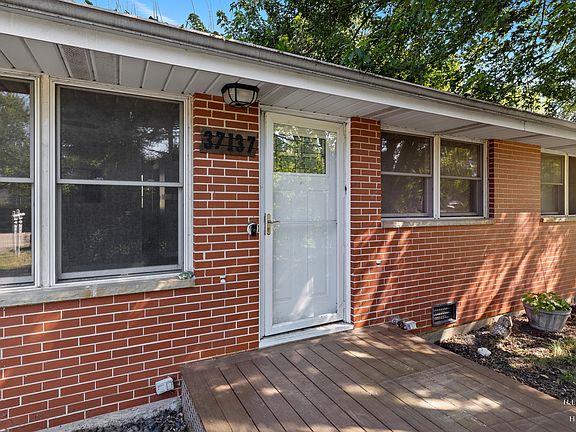 2nd image of 37137 N Summerfield Dr