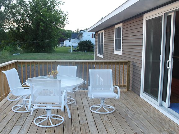 Large Wrap-around deck