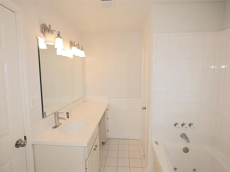 3229 Continental Dr — Photo 11