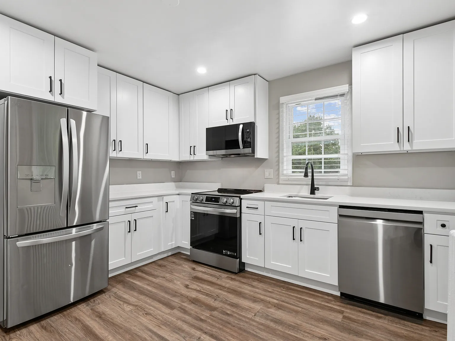4 bed, 1065 sqft, $3,750 — Photo 1