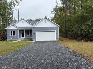 68 Lake Dr, Colonial Beach, VA 22443