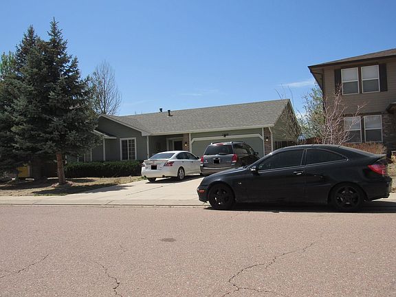 3rd image of 1360 Roseville Dr
