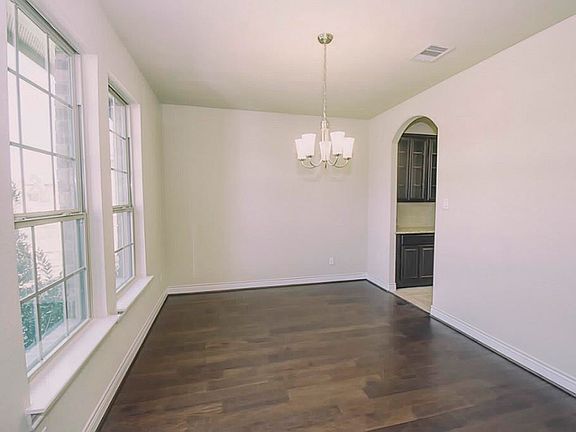 5th image of 713 Marbrook Saddle Ln