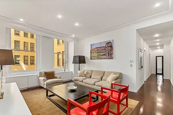 1st image of 55 Wall St APT 605