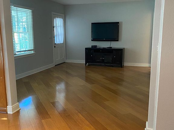 2nd image of 3806 S Drexel Ave