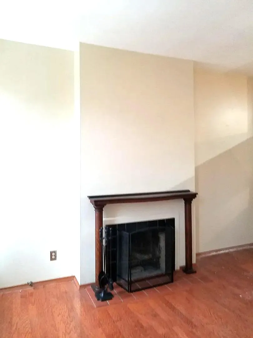 2309 Hickory St - Park Terrace 2309 B — Photo 2