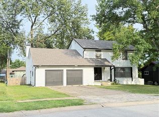 12813 Craig Ave, Grandview, MO 64030