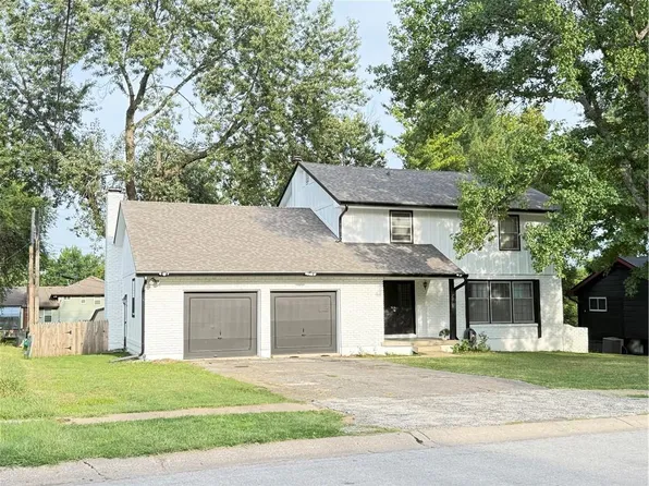 12813 Craig Ave, Grandview, MO 64030