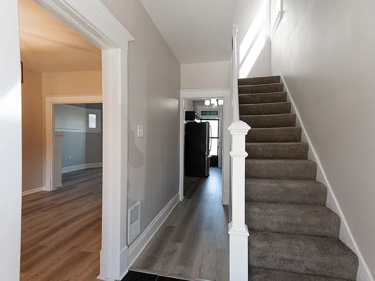 2225 Bensonia Ave — Photo 35