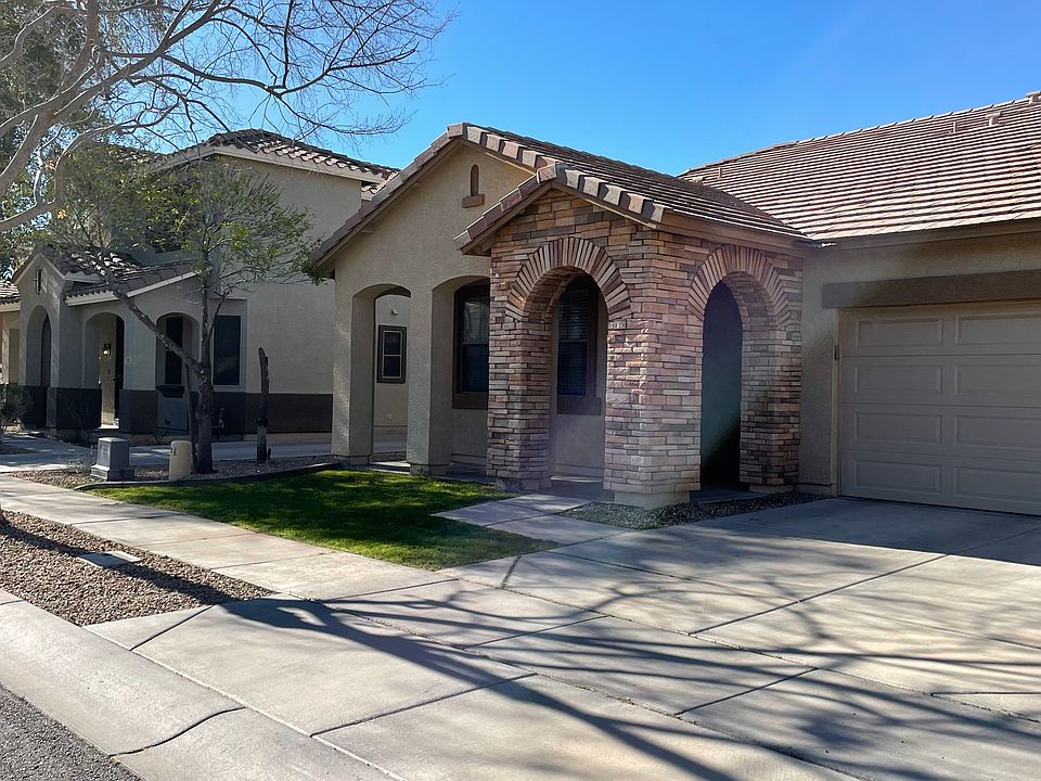 1st image of 3911 E Parkview Dr