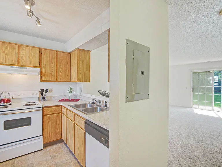 900 West Townhomes — Photo 46