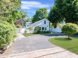 323 Cass St, Dix Hills, NY 11746