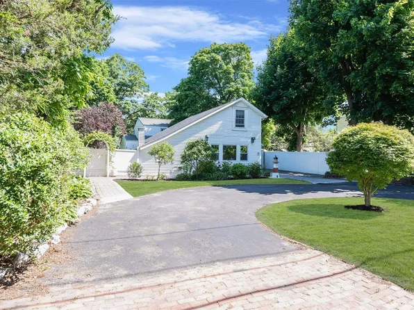 323 Cass Street, Dix Hills, NY 11746