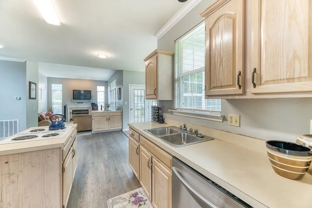 8911 Dangerfield Place — Photo 4