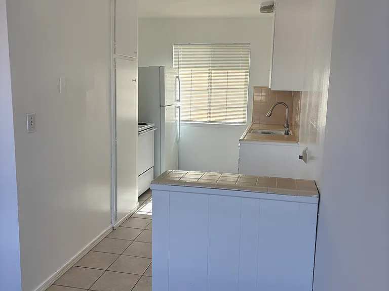2909 El Camino Real #5 — Photo 1