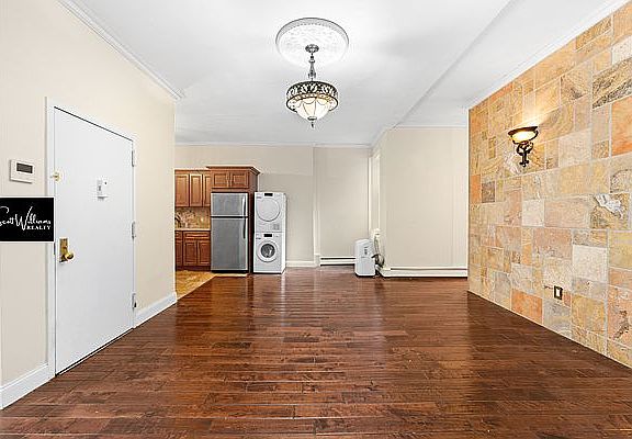 4th image of 731 Mac Donough St #3