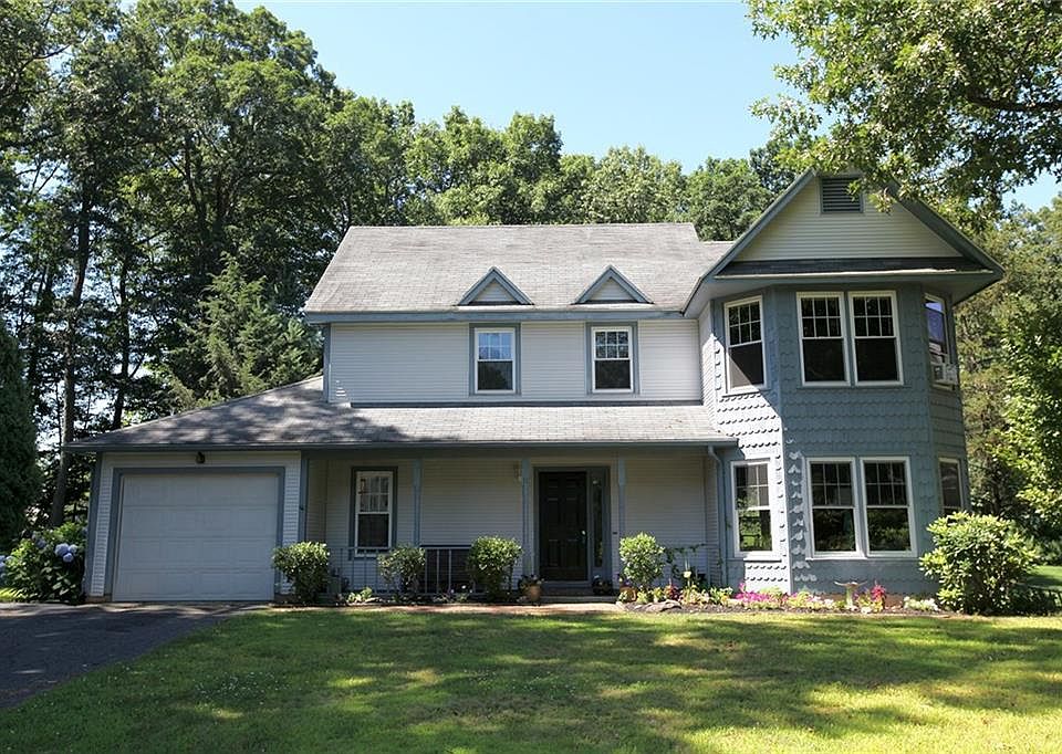 1st image of 11 Arrowwood Cir