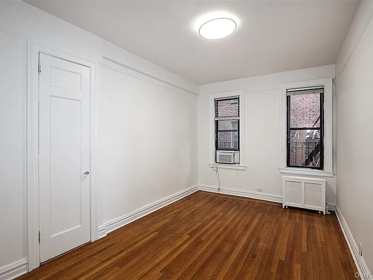 11525 Metropolitan Ave #233 — Photo 12