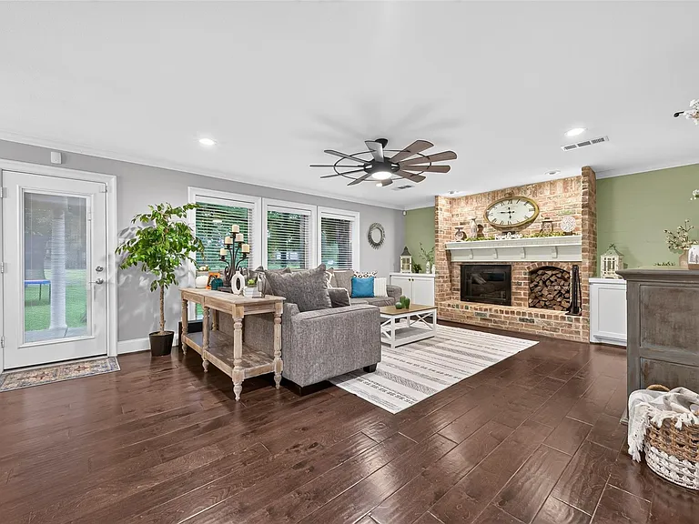 746 Stone Mountain Dr — Photo 12