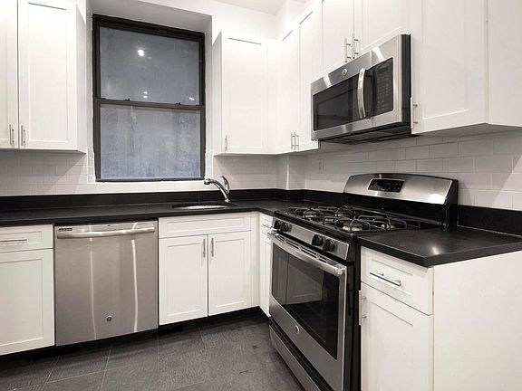 4th image of 260 W 72nd St APT 2C