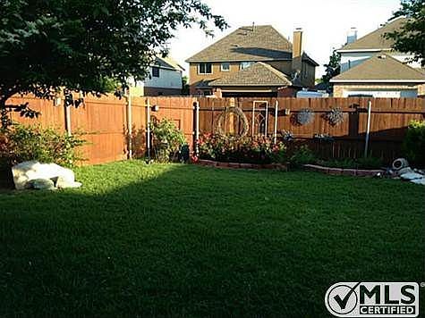 4th image of 2727 Water Oak Dr