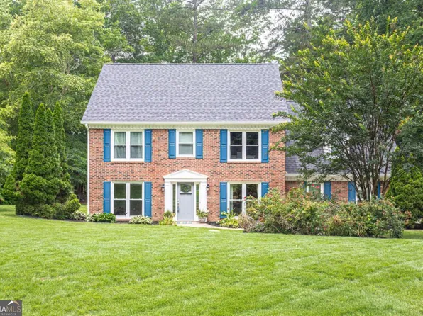 1587 Red Fox Run SW, Lilburn, GA 30047