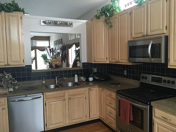 Kitchen - Granite, Stainless