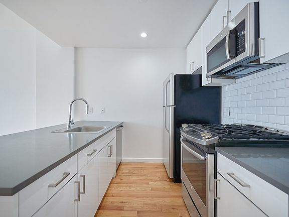 5th image of 2211 3rd Ave #11