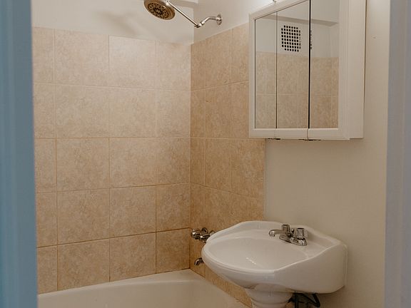 5th image of 465 E 7th St #4Y
