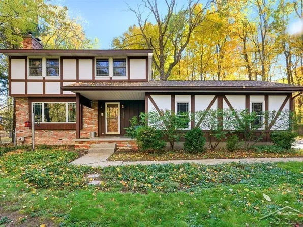 3872 E Marilyn Ln, Midland, MI 48642