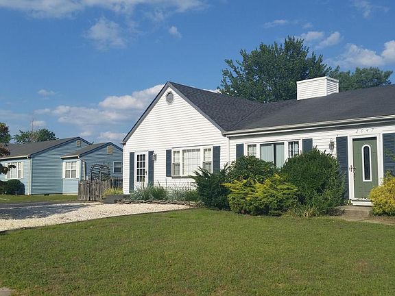 3rd image of 2047 Lamplighter Dr