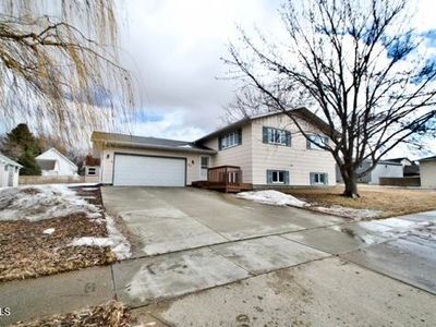 1831 N 23rd St, Bismarck, ND, 58501