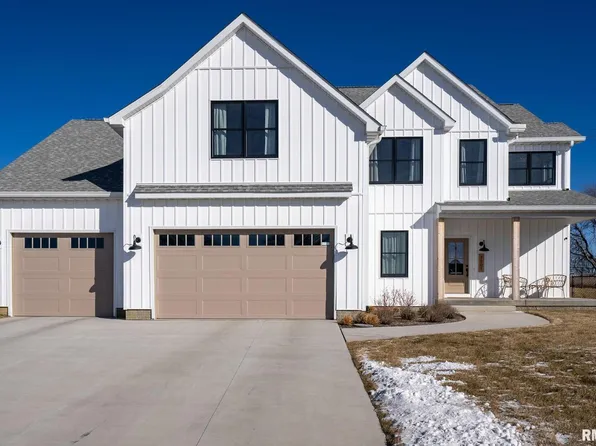 1201 Colonial Ct, Eldridge, IA 52748