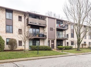 16475 Heather Ln #F104, Middleburg Heights, OH 44130