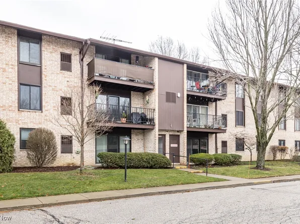 16475 Heather Ln #F104, Middleburg Heights, OH 44130