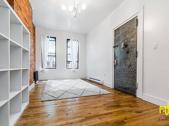 5th image of 1335 Hancock St APT 1R