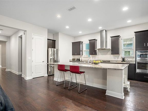 4th image of 13650 Behring Ave