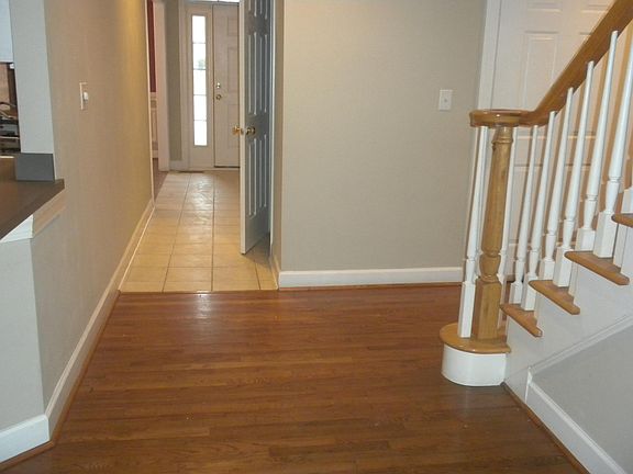 3rd image of 3807 Parkway Place Dr