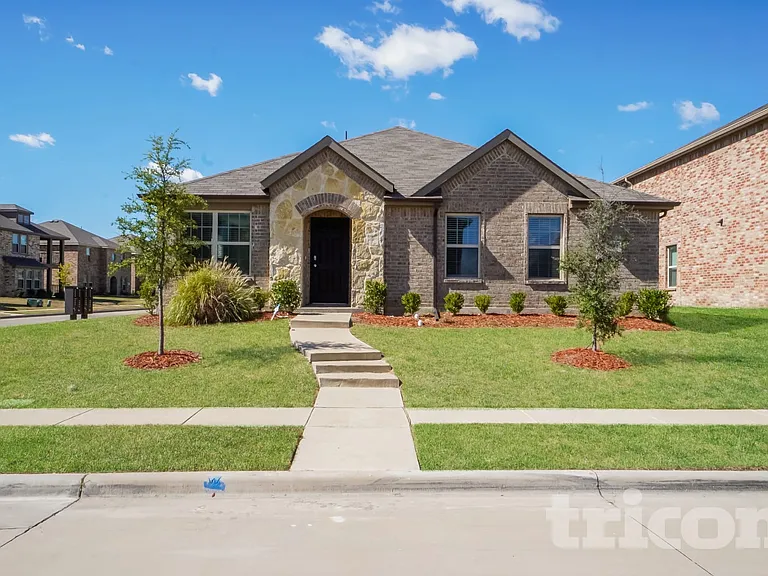 2511 Glen Hollow Dr — Photo 5
