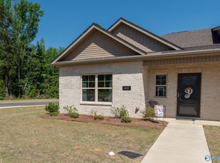 400 Ronnie Dr #400, Hartselle, AL 35640