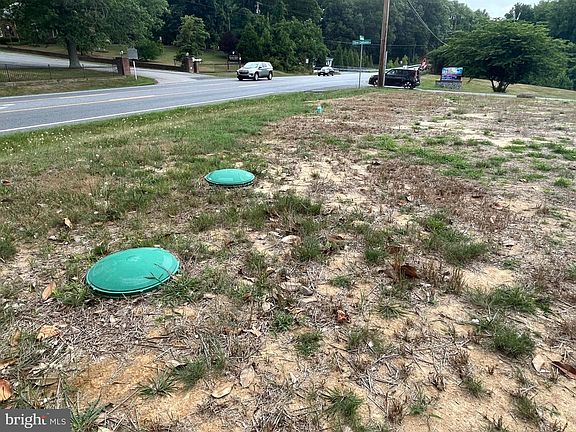 5th image of 3611 Solomons Island Rd