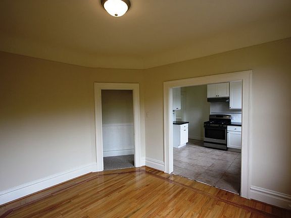 5th image of 280 Diamond St