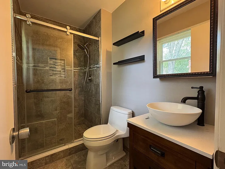 1717 Fallsway Dr — Photo 13