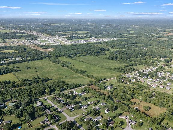 5th image of 483 Stones River Ln