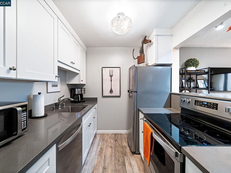 1st image of 320 N Civic Dr APT 407