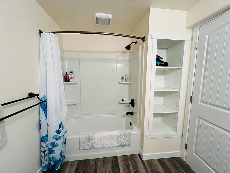 483 N Commodore Ln — Photo 11