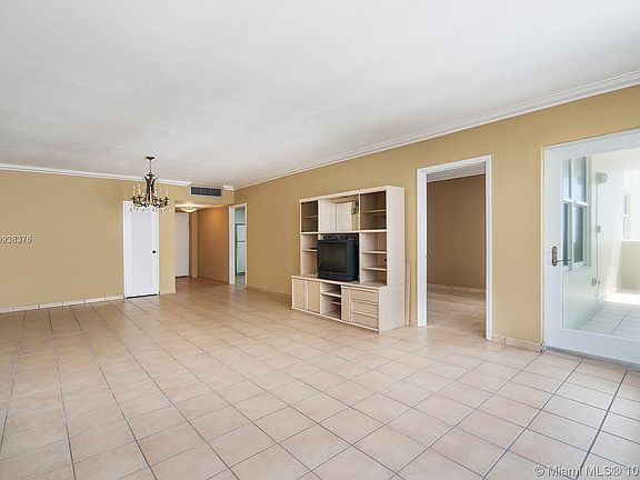5th image of 5001 Collins Ave APT 9G