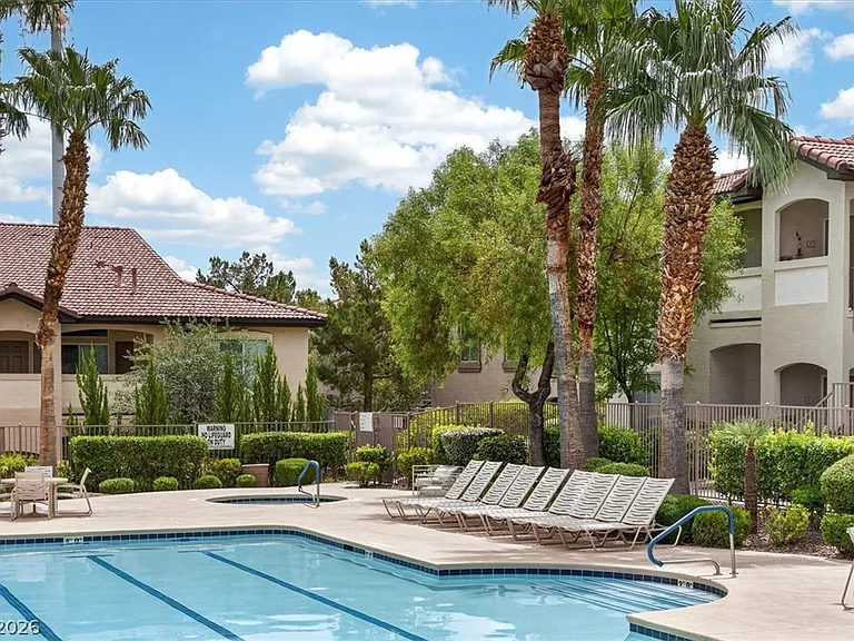 3320 Cactus Shadow St #103 — Photo 32